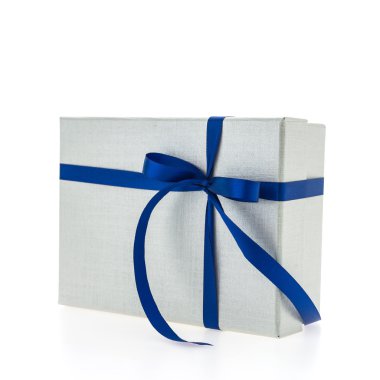 Gümüş hediye kutusu