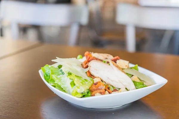 Grilled chicken salad - healthy food — Stock Photo, Image