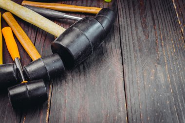 Lastik çekiç araçları