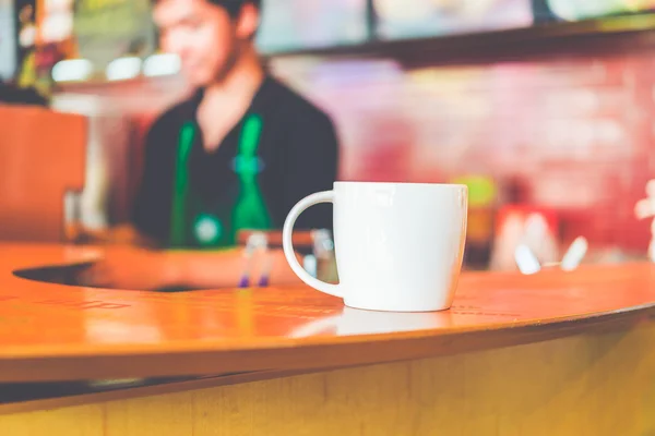 Tasse à café dans le café — Photo