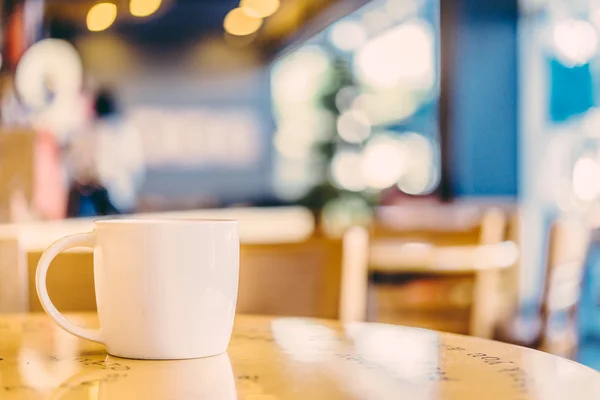 Coffee cup in cafe — Stock Photo, Image