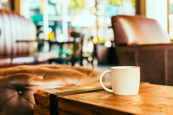 Coffee cup in cafe — Stock Photo, Image