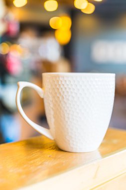 Kahve dükkanında kahve fincanı.