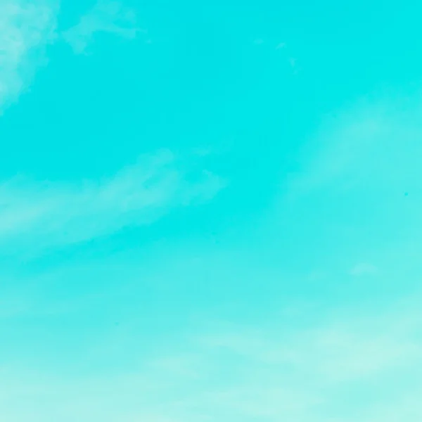 Вінтажна хмара на блакитному небі — стокове фото
