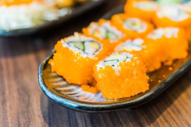 Lezzetli Japon suşi rulo