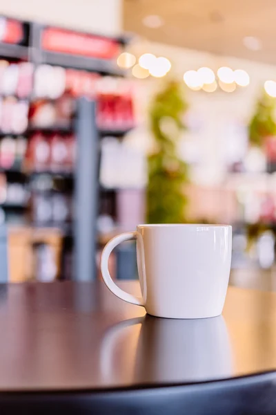 Tasse à café dans le café — Photo