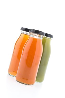 izole meyve suyu şişesi