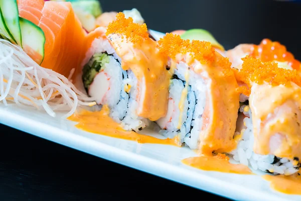 Zalmsushi rollen — Stockfoto