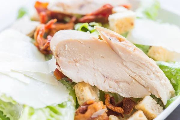 Grilled chicken salad — Stock Photo, Image