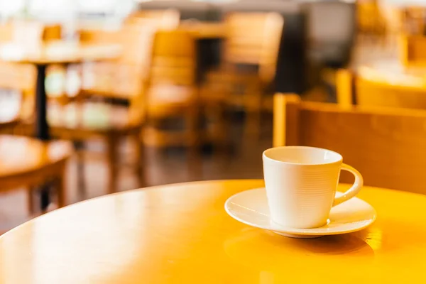 Šálek kávy v kavárně obchod — Stock fotografie