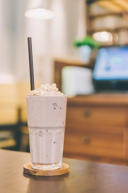 Çikolata muz smoothie milkshake