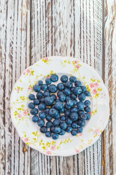 皿にブルーベリー — ストック写真