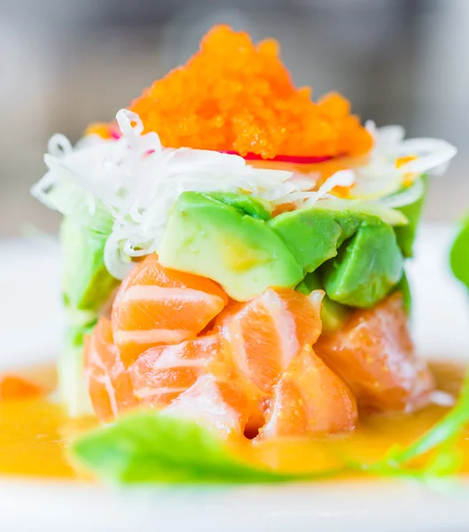 Insalata di salmone tartaro — Foto Stock