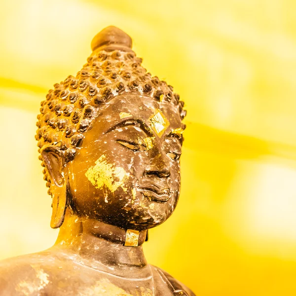 Statua dorata di Buddha — Foto Stock