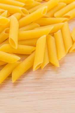 Ham pişmemiş makarna