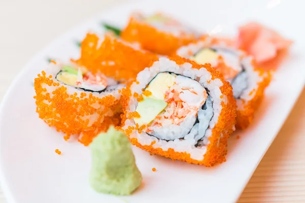 Köstliche japanische Sushi-Rollen — Stockfoto