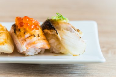 Lezzetli Japon suşi rulo