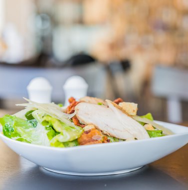 Izgara Tavuk Salatası