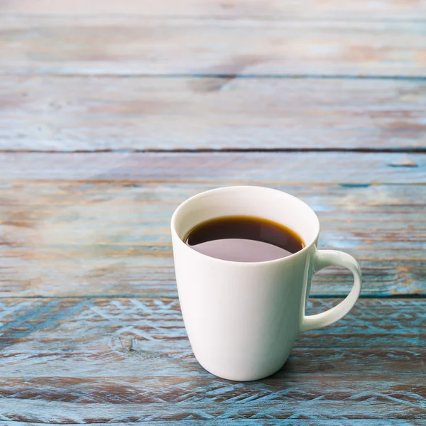 Tasse à café sur table en bois — Photo