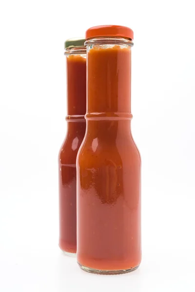 Flaschen mit Tomatensauce — Stockfoto