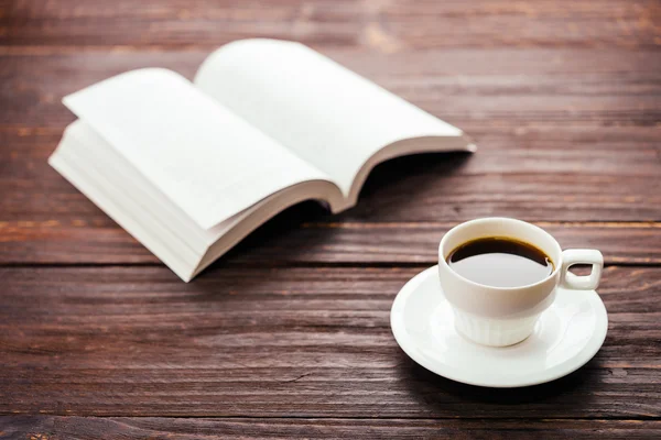 Koffiekopje in de coffeeshop — Stockfoto