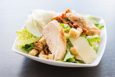 Izgara Tavuk Salatası