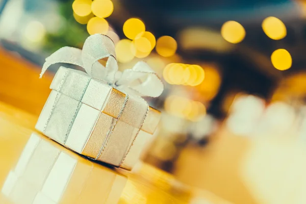 Caja de regalo de cumpleaños — Foto de Stock