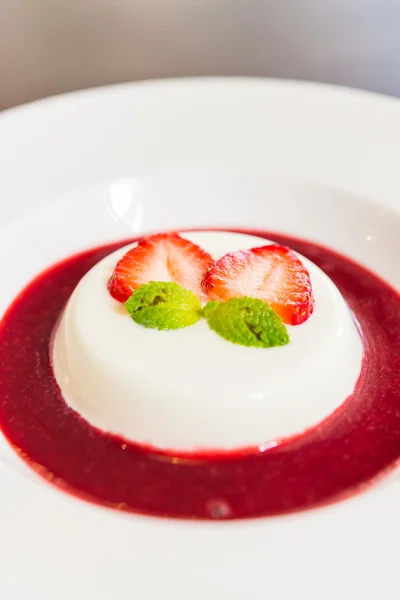 Panna cotta fraise — Photo