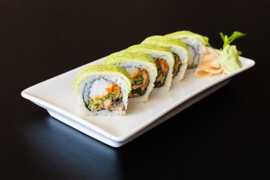 Lezzetli Japon suşi rulo