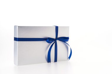 Gümüş hediye kutusu