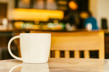 Kahve dükkanında kahve fincanı.