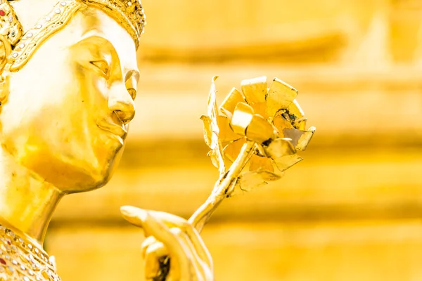 Статуя в ВАТ Смарагдового Будди — стокове фото