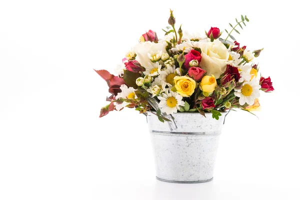 Bloemen boeket in een vaas — Stockfoto