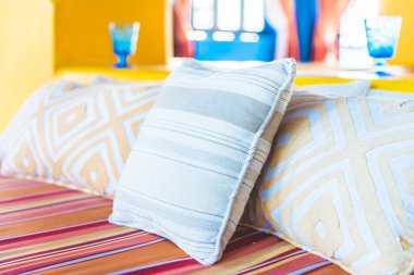 zarif kanepe yastık