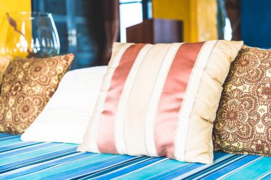 zarif kanepe yastık