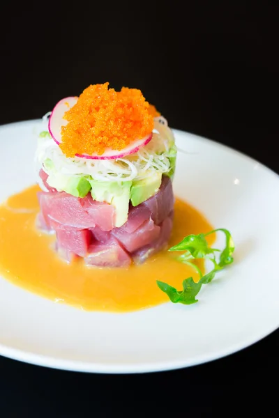 Raw Tuna tartar — Stock Photo, Image