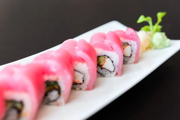 Rolki pyszne sushi japoński — Zdjęcie stockowe