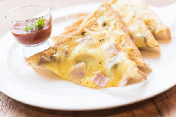 Carbonara bread with tomato sauce — Stock Photo, Image