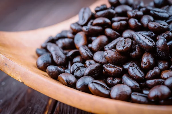 Koffie bonen in kom — Stockfoto