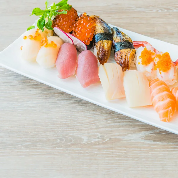 Heerlijke Japanse sushi rolt — Stockfoto