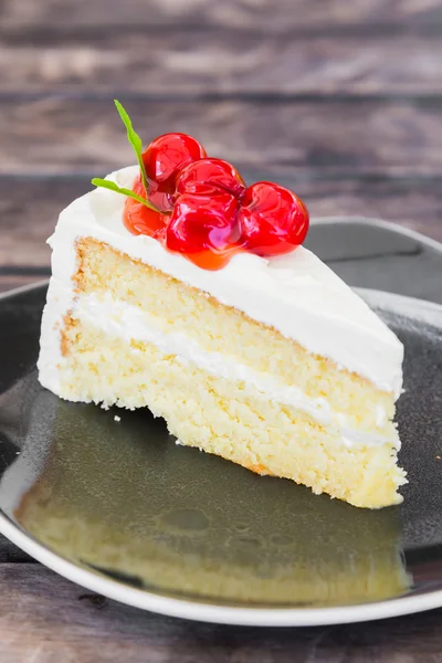 Biały ciasta z wiśni — Zdjęcie stockowe
