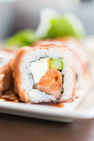 Heerlijke Japanse sushi rolt — Stockfoto