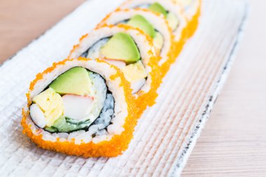 Lezzetli Japon suşi rulo