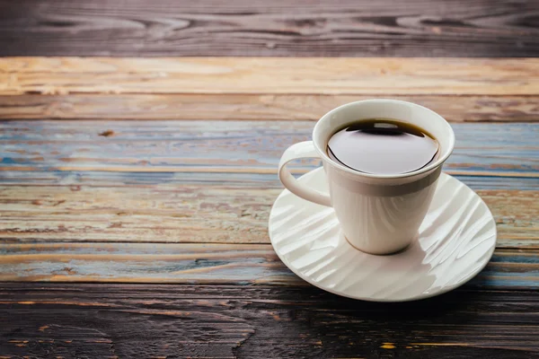 Tasse à café sur table en bois — Photo