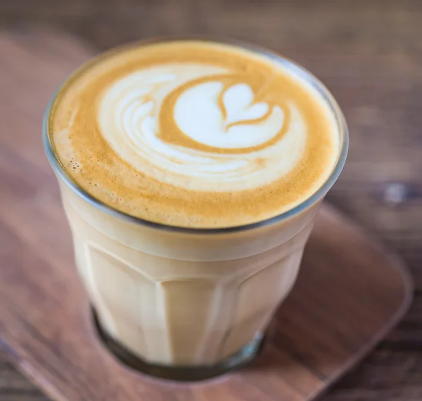 Tasse à café sur table en bois — Photo