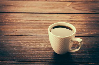 Kahve dükkanında kahve fincanı.