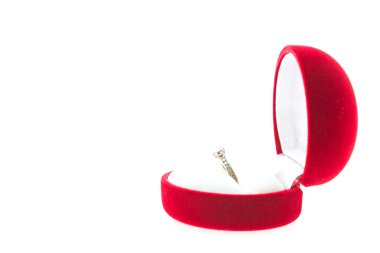 elmas yüzük kırmızı bir kutu