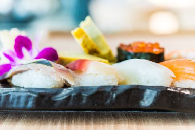 Lezzetli Japon suşi rulo