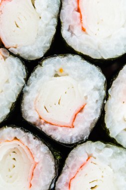 Lezzetli Japon suşi rulo