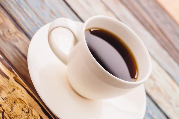 Schwarzer Kaffee in weißer Tasse — Stockfoto